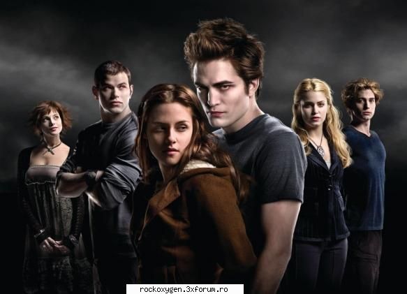 cel mai tare astept sa apara si partea a 2-a :rotfl: si jacob ii f.frumos akm... twilight