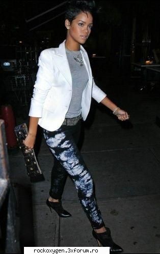 rihanna: bill kaulitz adopta moda feminina?